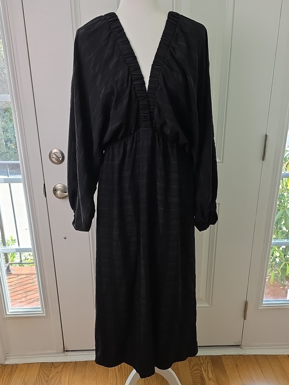 ASOS Black V-Neck Long Sleeve Maxi Dress.  Size 10